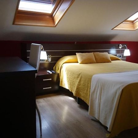 Hostal Dona Juana Ávila Extérieur photo