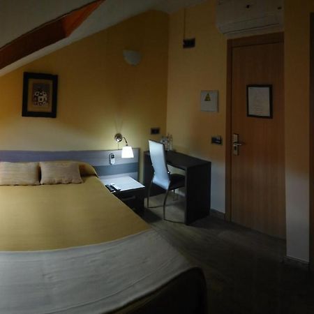 Hostal Dona Juana Ávila Extérieur photo