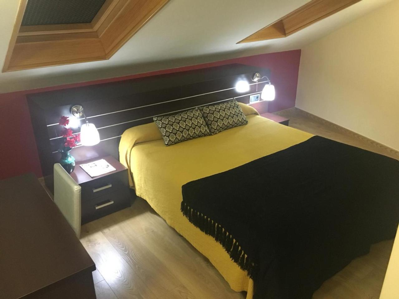 Hostal Dona Juana Ávila Extérieur photo