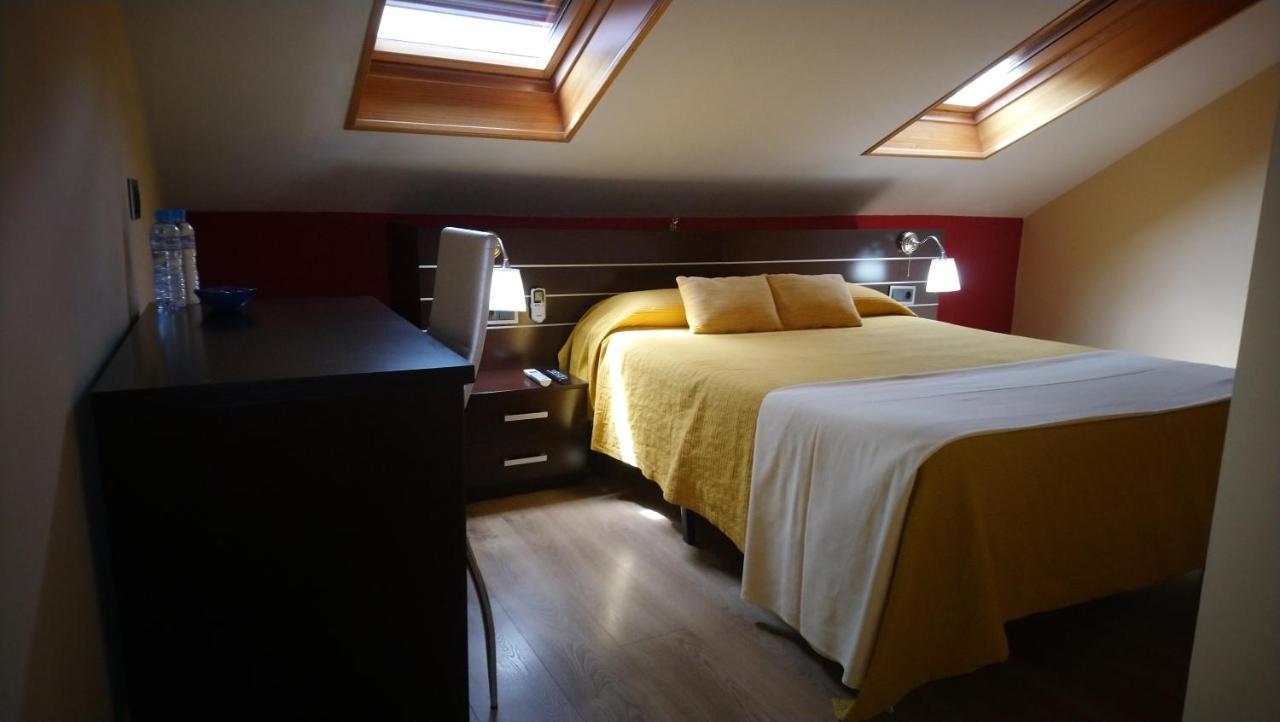 Hostal Dona Juana Ávila Extérieur photo