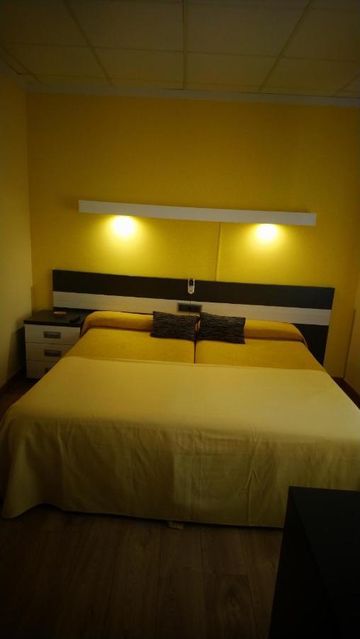 Hostal Dona Juana Ávila Extérieur photo