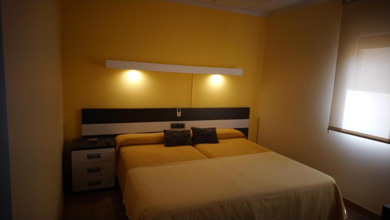 Hostal Dona Juana Ávila Extérieur photo
